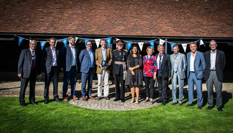 04september_2019_larger_group_queens_award_6000