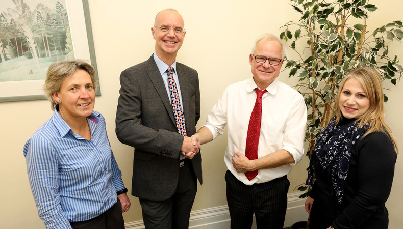20B8-nicola-davies-1675248827.jpg