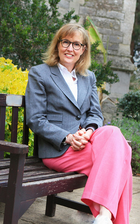 2_experienced_nurse_and_academic_dr_nita_muir_will_oversee_the_courses_1750