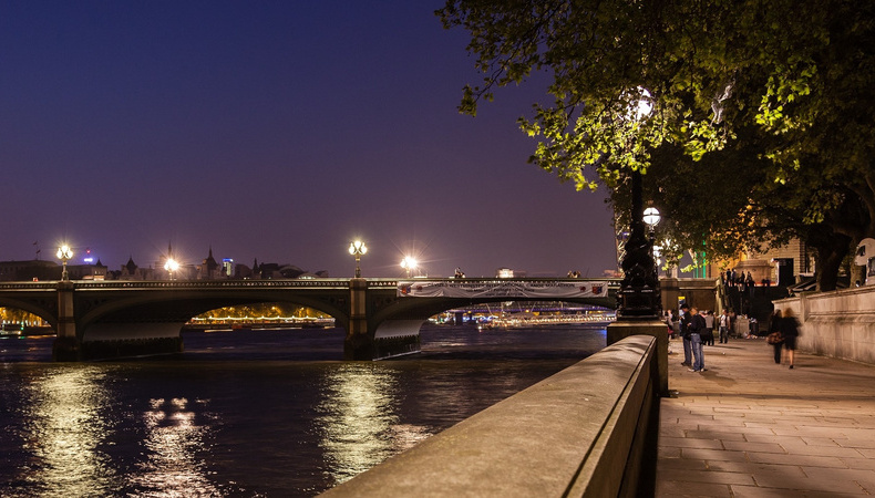 london_at_night__1920_01