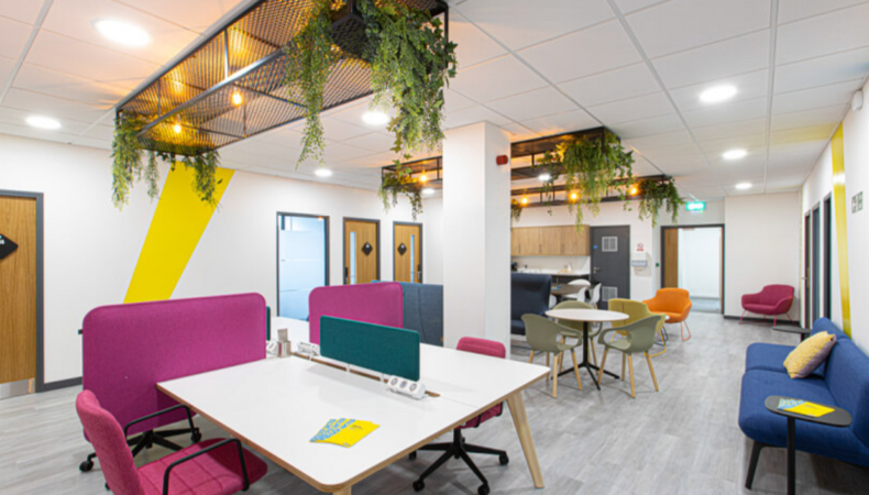 colourfulcoworkingspaceinmaidstone_2_816