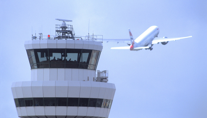 controltowerwithaircraft11111_4068