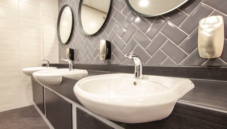 motionsensortapsinstalledforaschooltoiletrefurbishmentinlondon1500x1000_1500